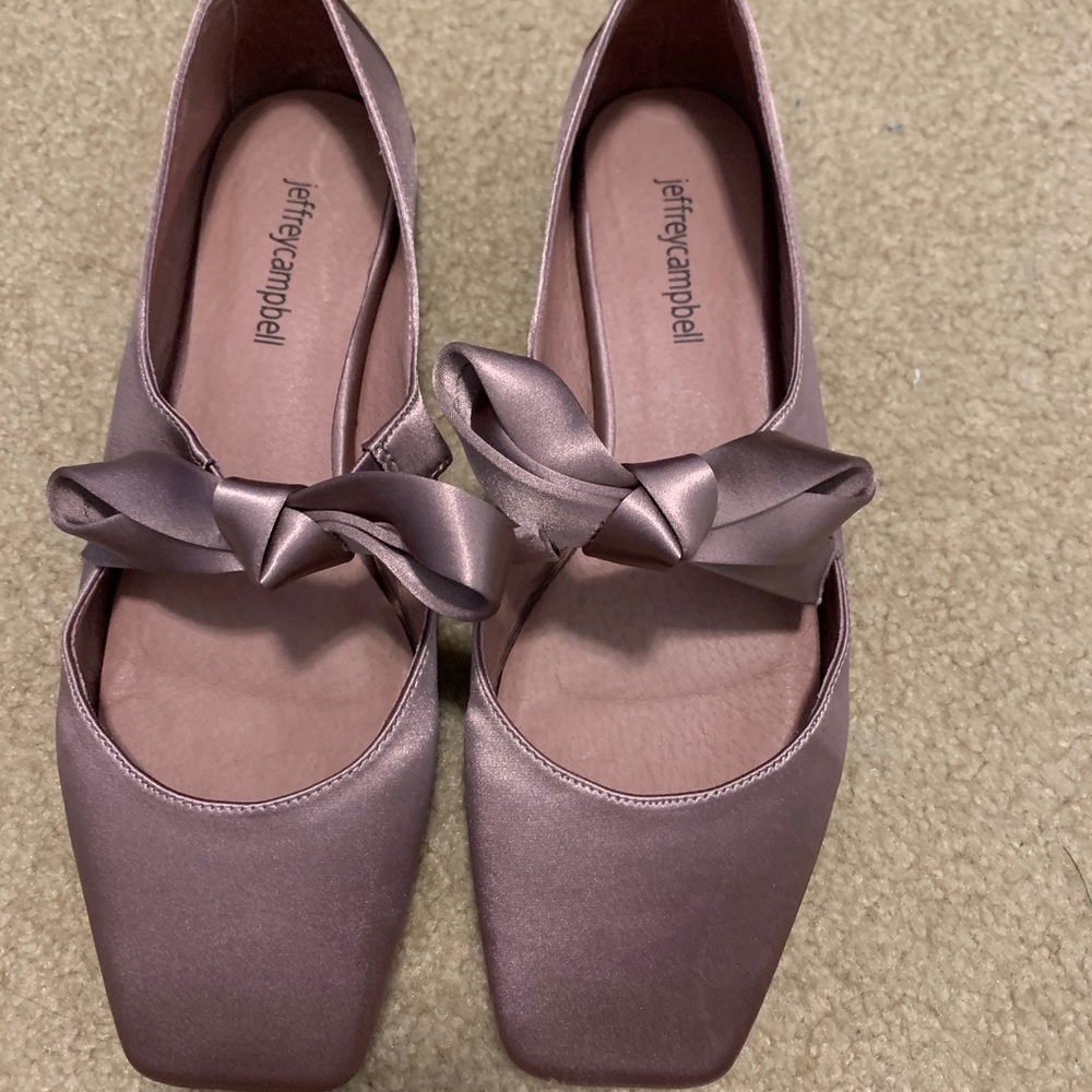 Jeffrey Campbell Bow tie flats barely used